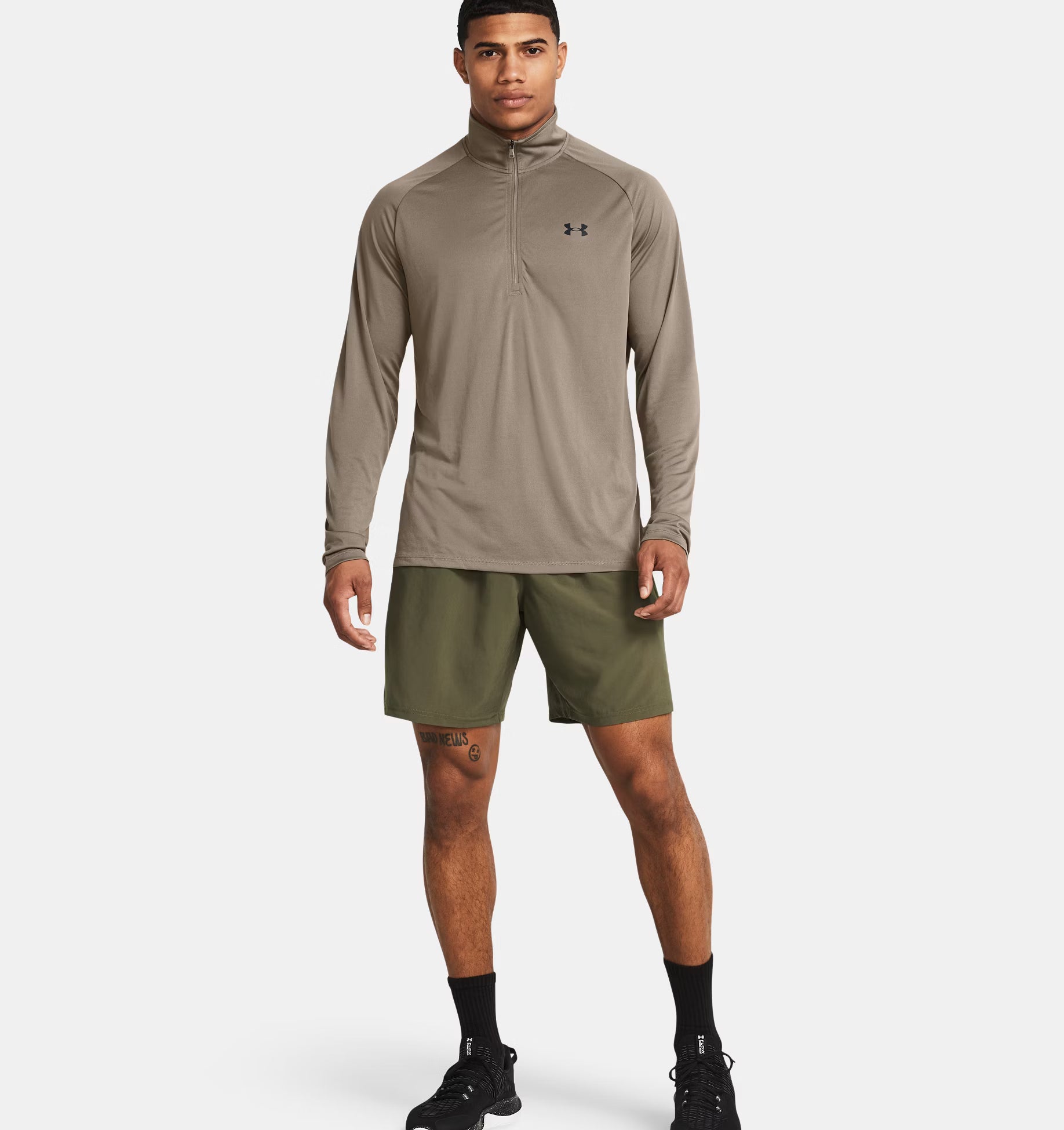 SHORT UA TECH M