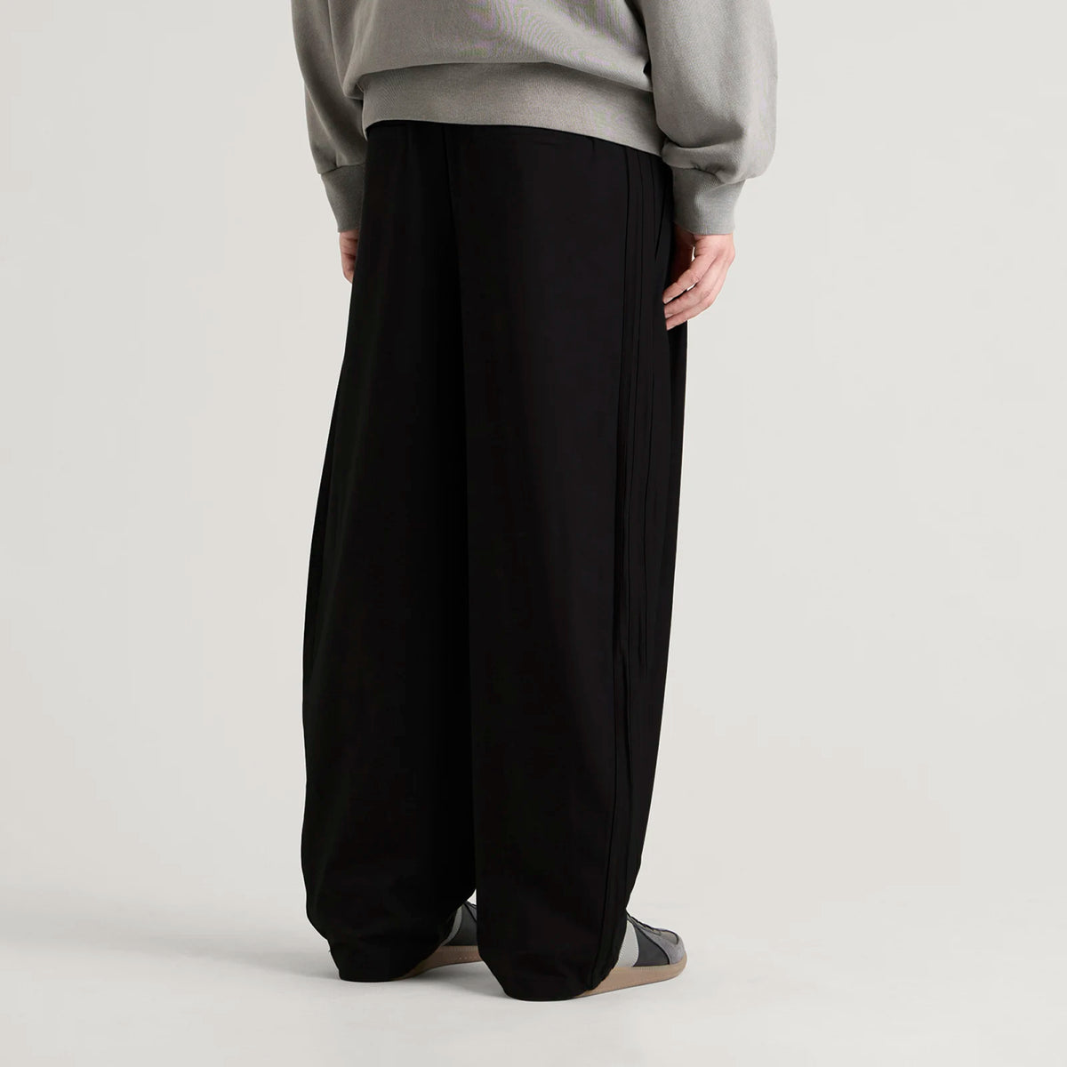 TRACK PANTS M