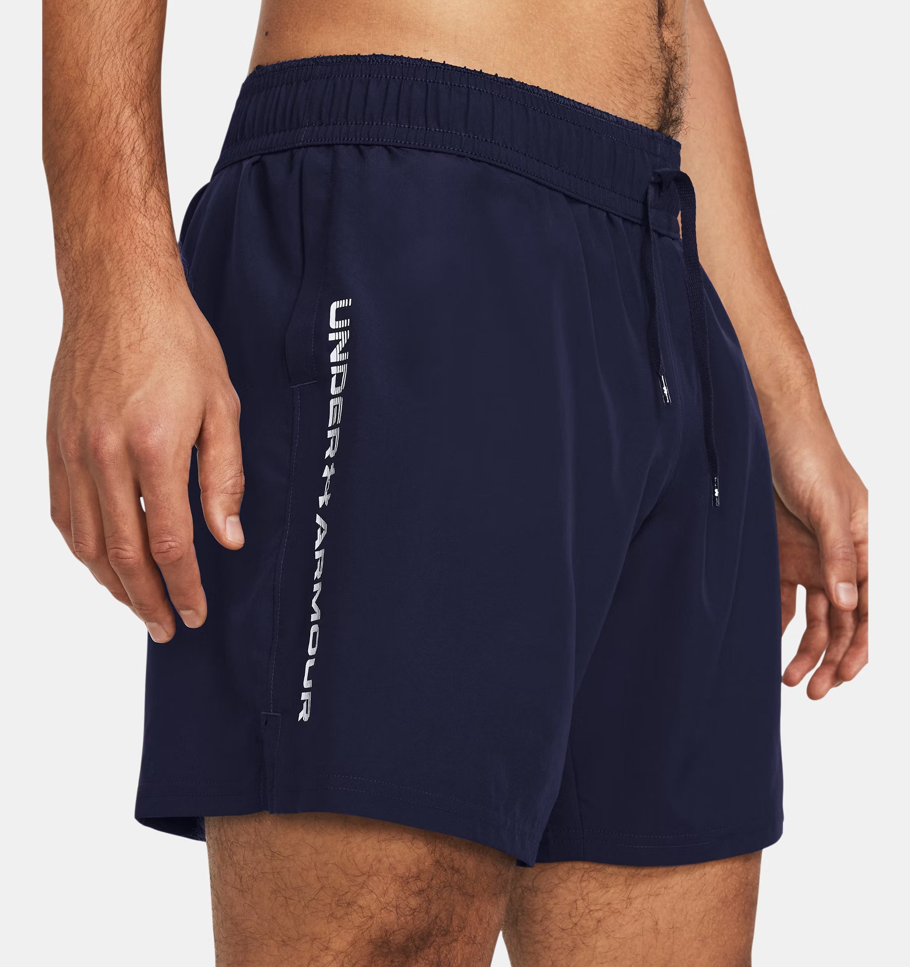 SHORT UA TECH M